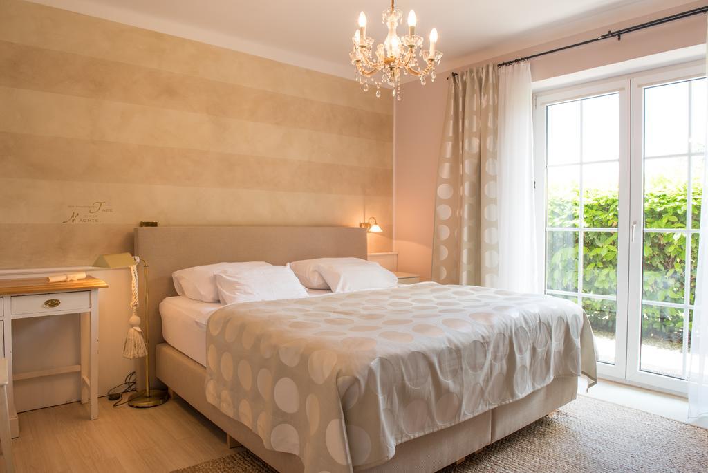 Lovely In Boutique-Hotel Velden Velden am Woerthersee Exterior photo
